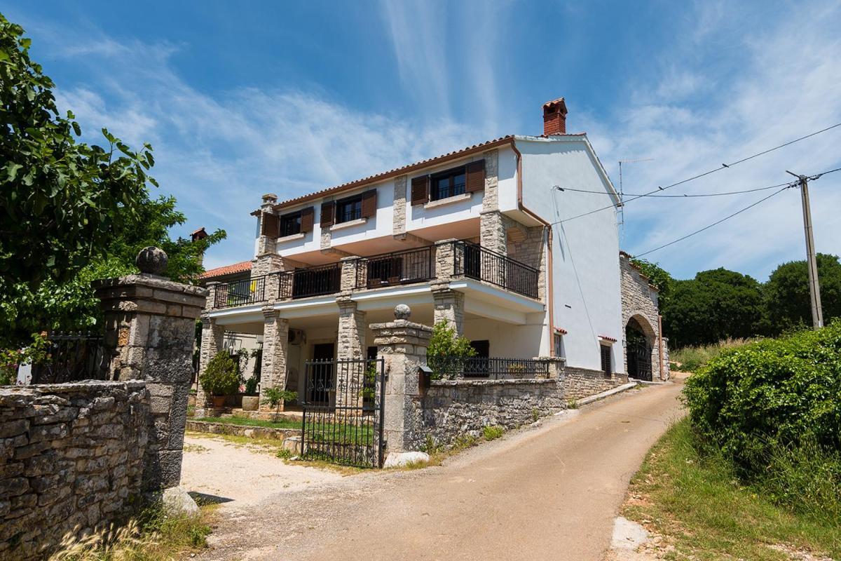 Holiday Home Kukurin Бале Екстериор снимка