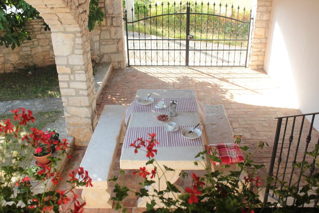 Holiday Home Kukurin Бале Екстериор снимка